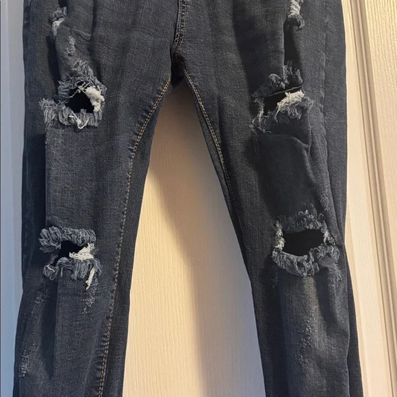 Distressed Jeans - Picture 2 of 5